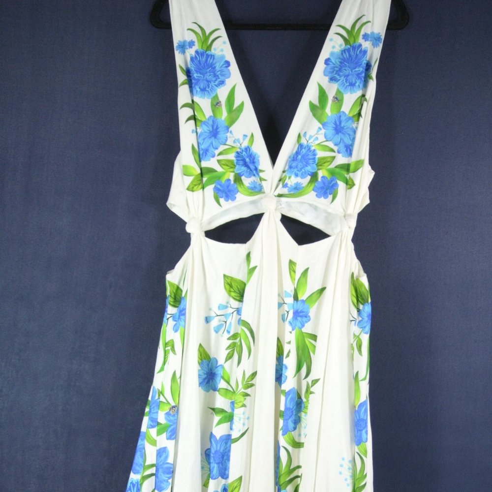 FARM Rio White and Blue Floral Midi Dress - Picture 6 of 10